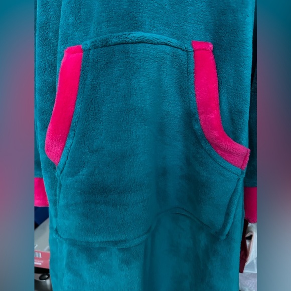 Alexander Del Rossa Like new Teal and Pink Hooded Pullover Robe medium - Picture 3 of 9